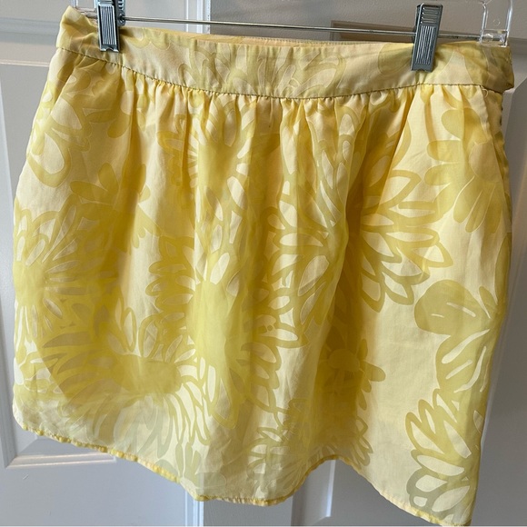 Lilly Pulitzer Dresses & Skirts - LILLY PULITZER fun floral yellow lined skirt !